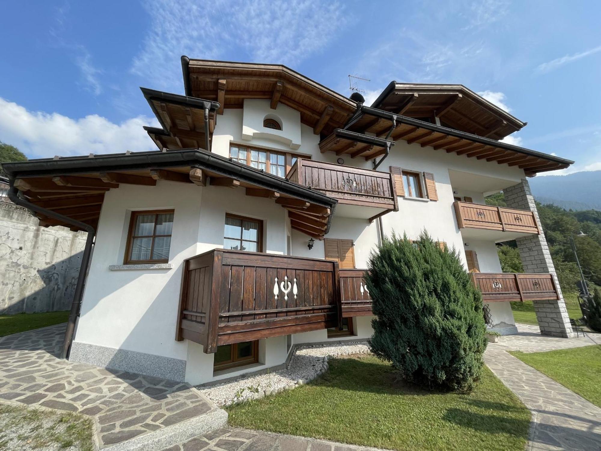 Casa Adamello Giustino Διαμέρισμα Εξωτερικό φωτογραφία